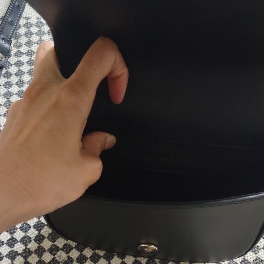 A.P.C. Betty Bag Black Leather Crossbody Bag - Picture 8 of 9